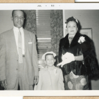 MAF0158_black-and-white-family-photo-of-kenneth-mary-ann.jpg